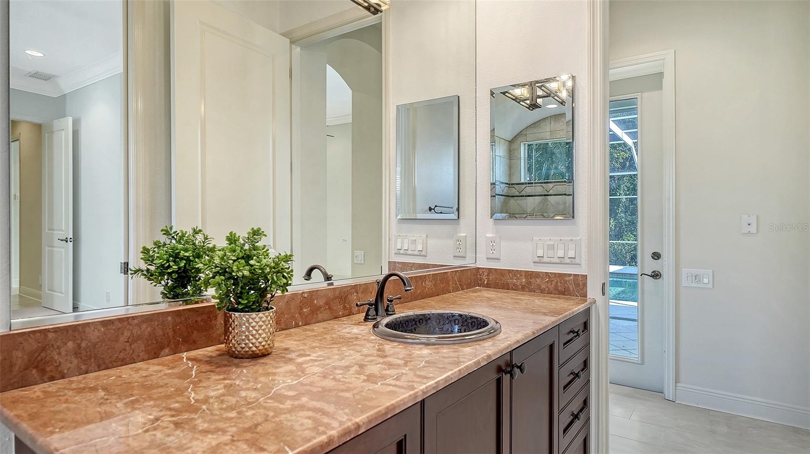 UNIVERSITY PARK & COUNTRY CLUB - Residential