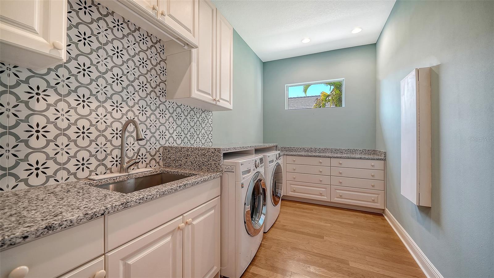 UNIVERSITY PARK & COUNTRY CLUB - Residential