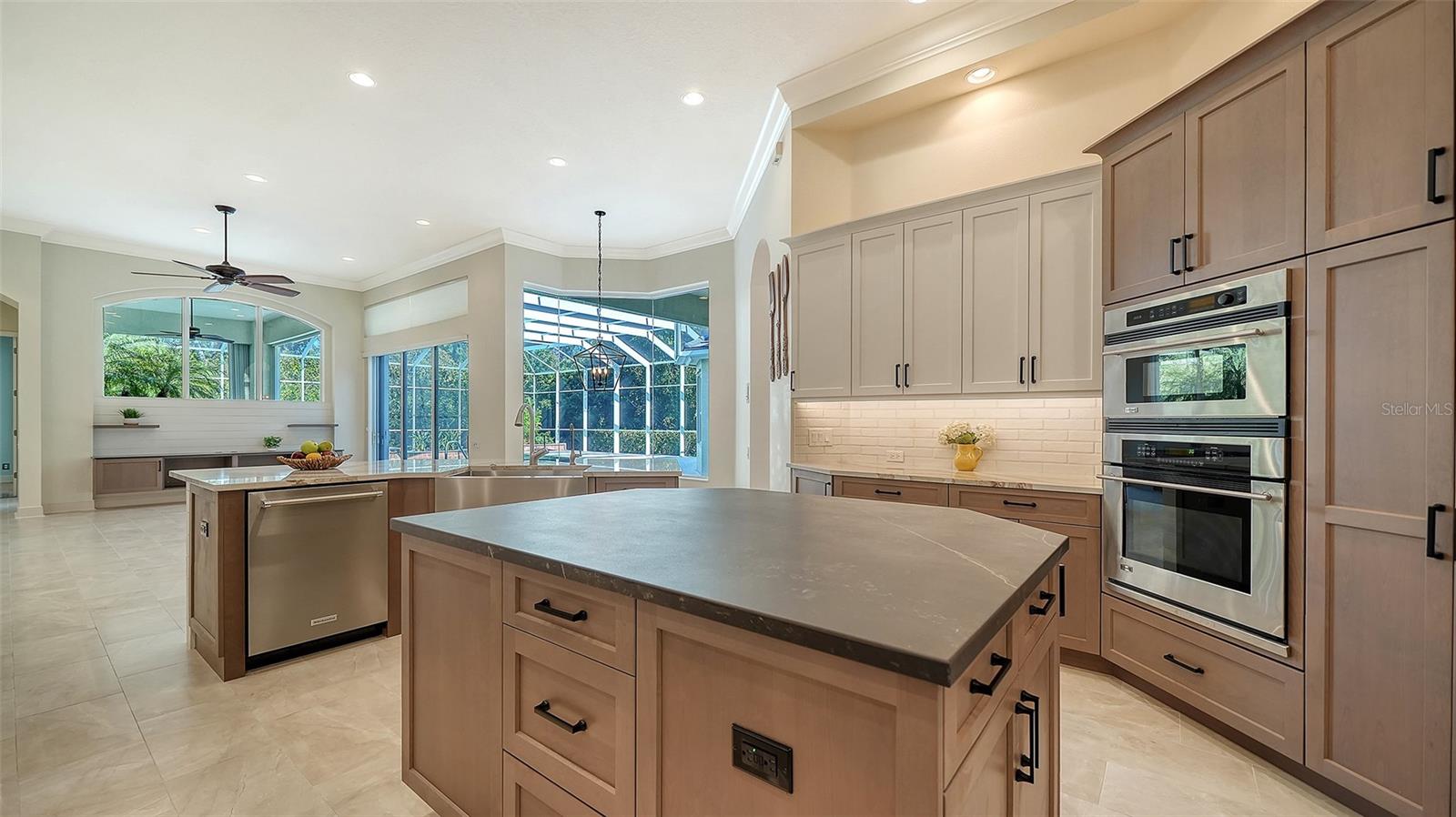 UNIVERSITY PARK & COUNTRY CLUB - Residential