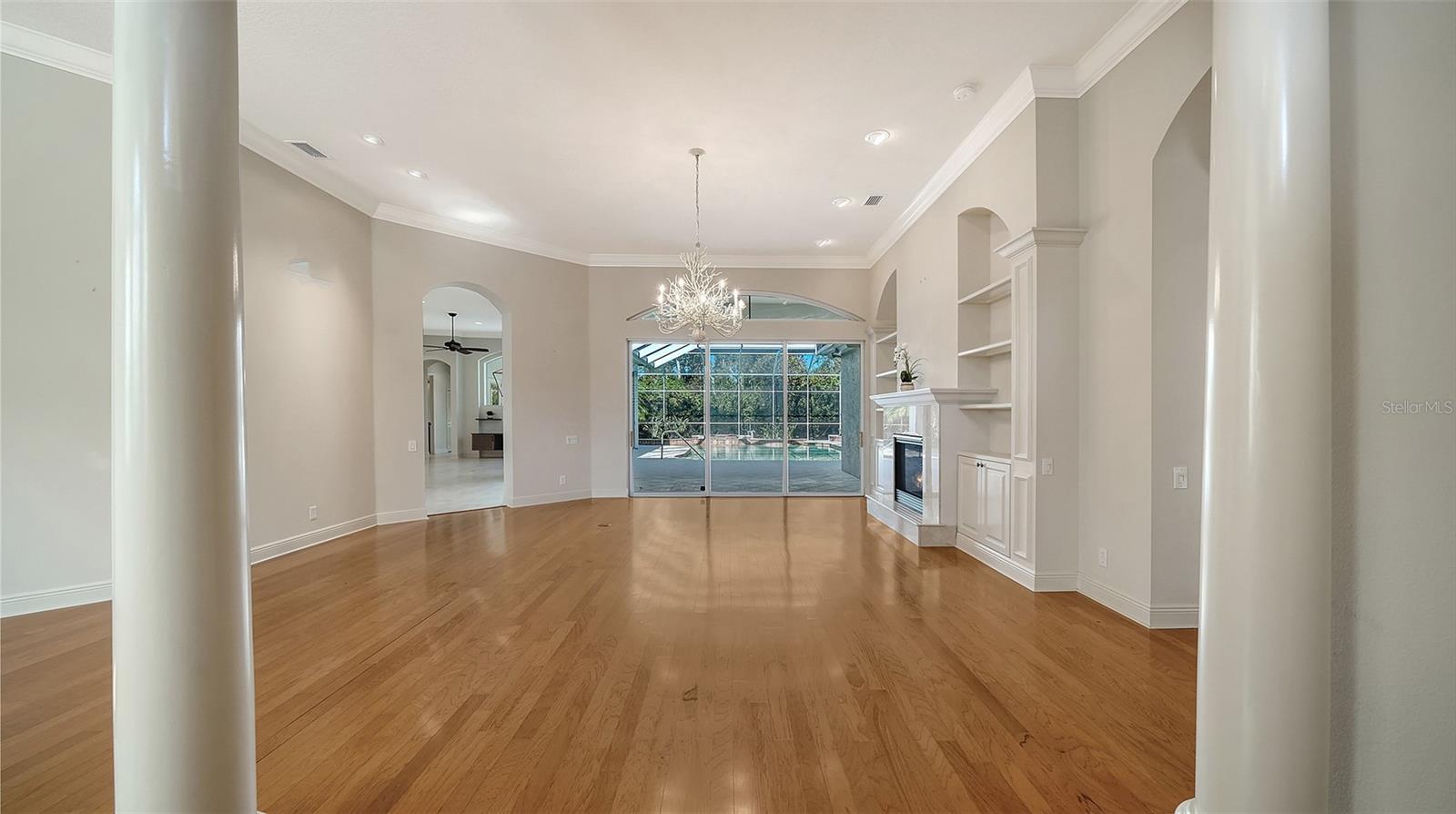 UNIVERSITY PARK & COUNTRY CLUB - Residential