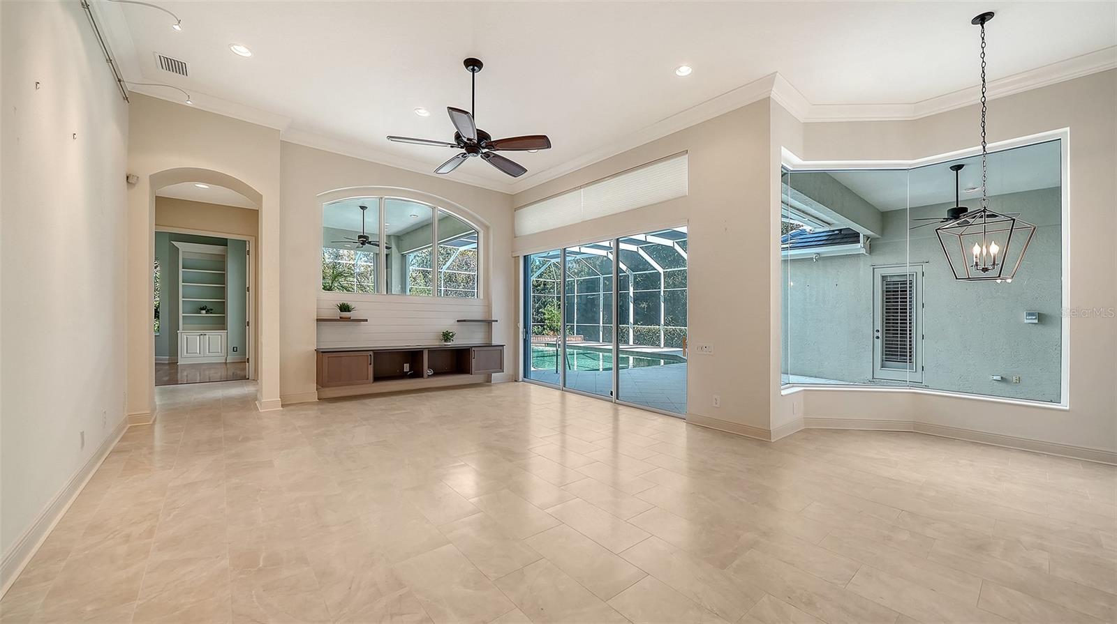 UNIVERSITY PARK & COUNTRY CLUB - Residential