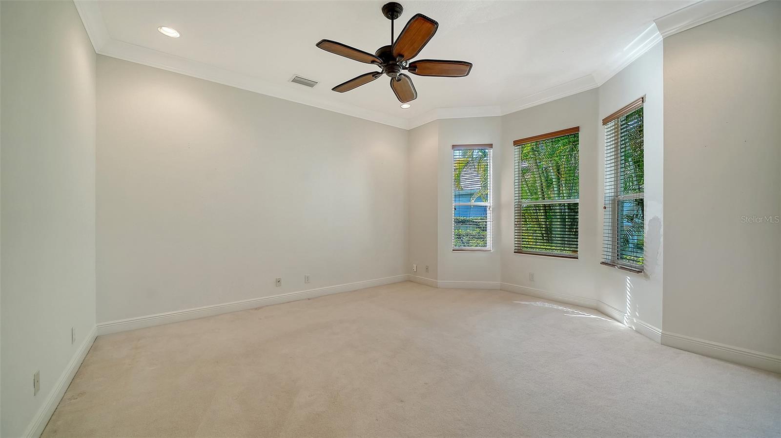 UNIVERSITY PARK & COUNTRY CLUB - Residential