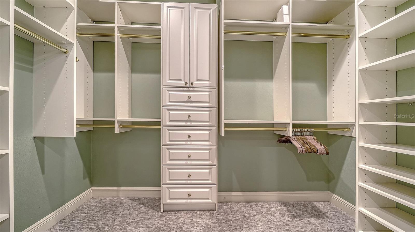 UNIVERSITY PARK & COUNTRY CLUB - Residential