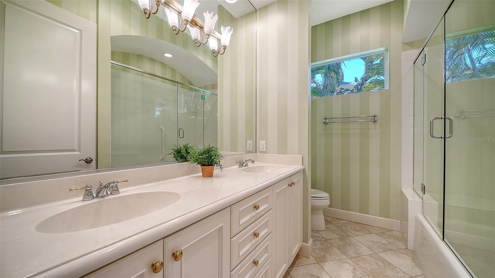 UNIVERSITY PARK & COUNTRY CLUB - Residential