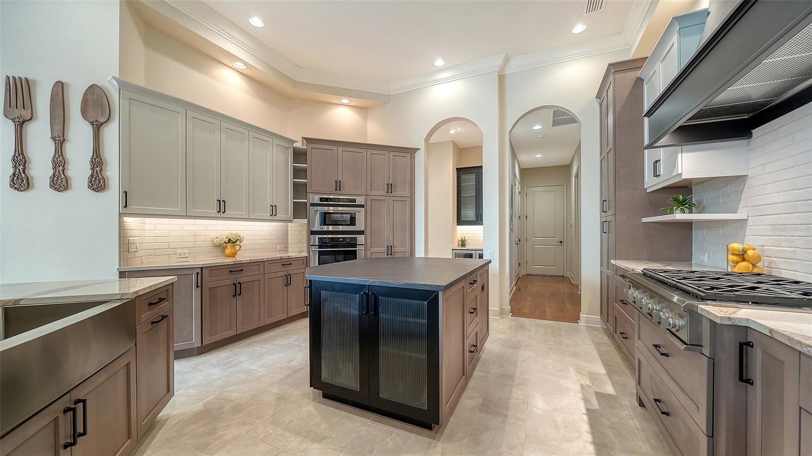 UNIVERSITY PARK & COUNTRY CLUB - Residential