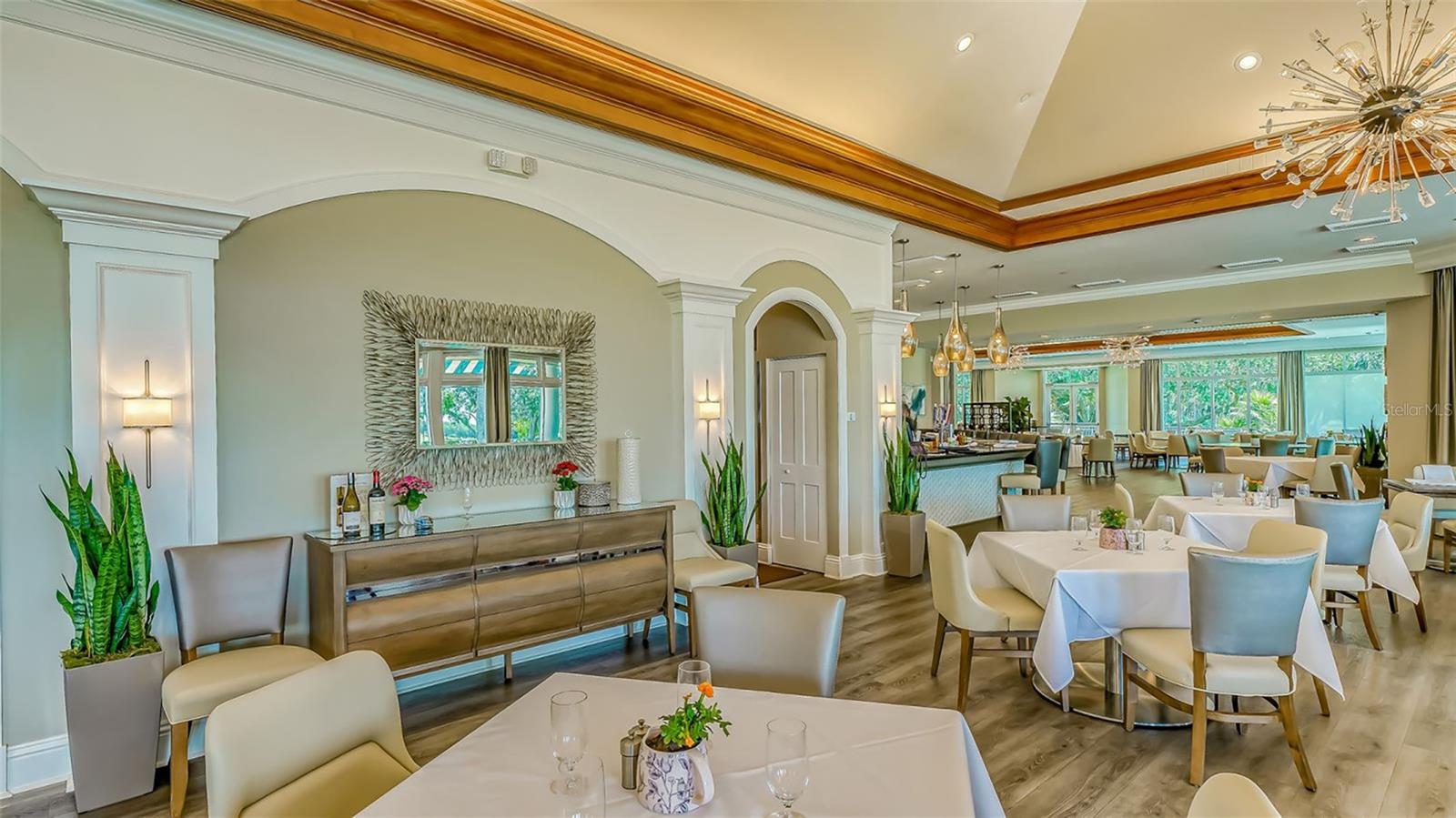 UNIVERSITY PARK & COUNTRY CLUB - Residential