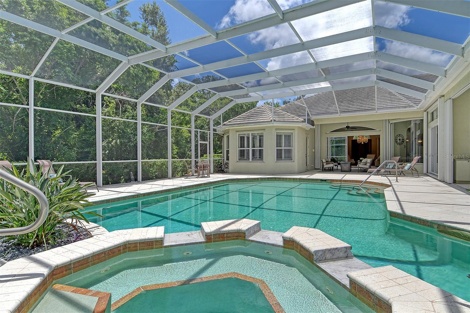 UNIVERSITY PARK & COUNTRY CLUB - Residential