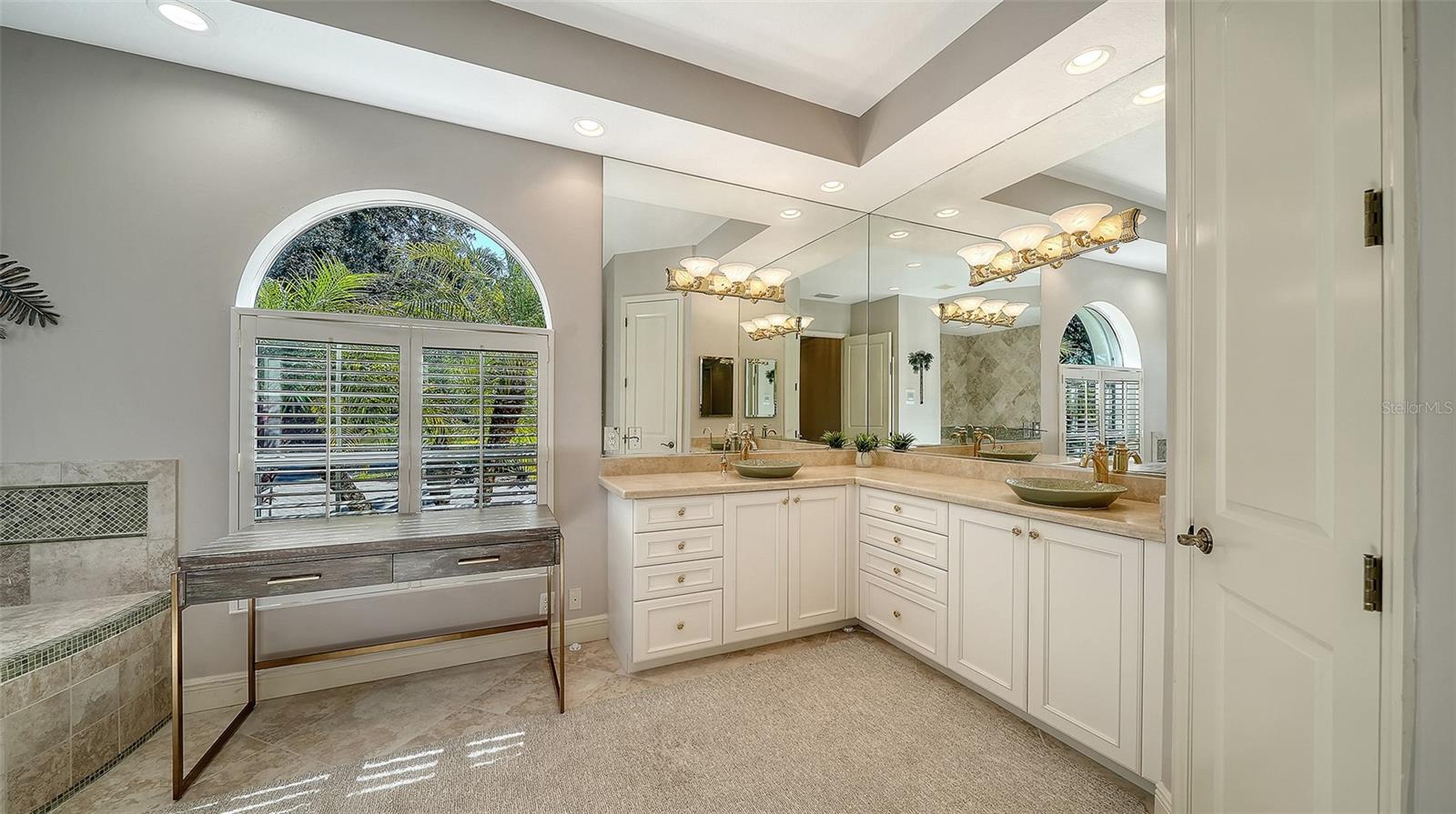 UNIVERSITY PARK & COUNTRY CLUB - Residential