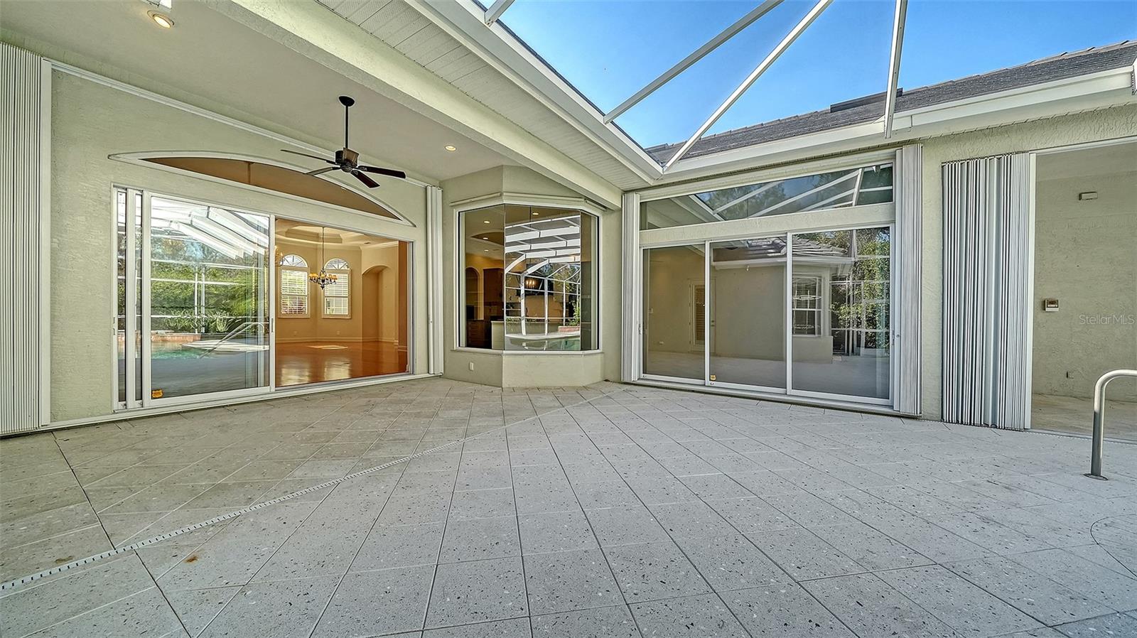 UNIVERSITY PARK & COUNTRY CLUB - Residential