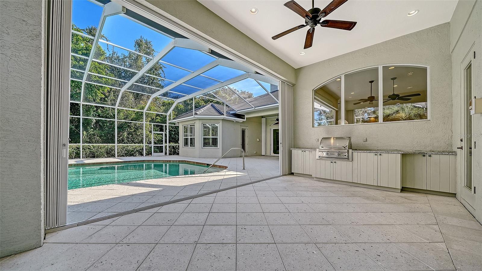 UNIVERSITY PARK & COUNTRY CLUB - Residential