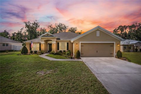 A home in FRUITLAND PARK