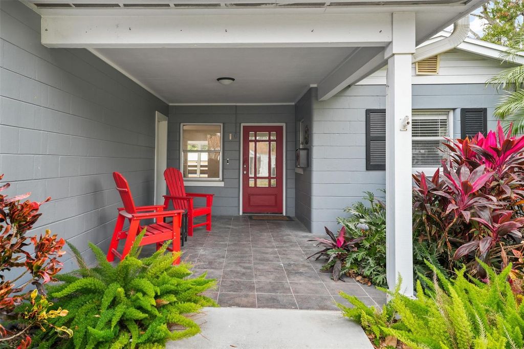 Photo of 318 Como Street, Tampa, FL 33606 (MLS # TB8485595)