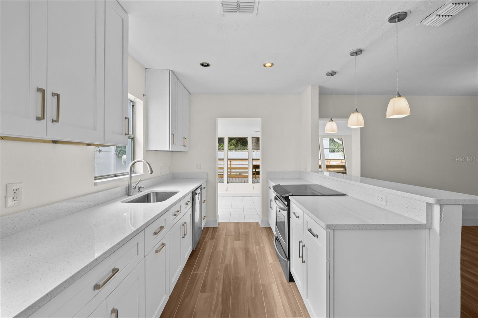 DAVIS ISLANDS - Residential