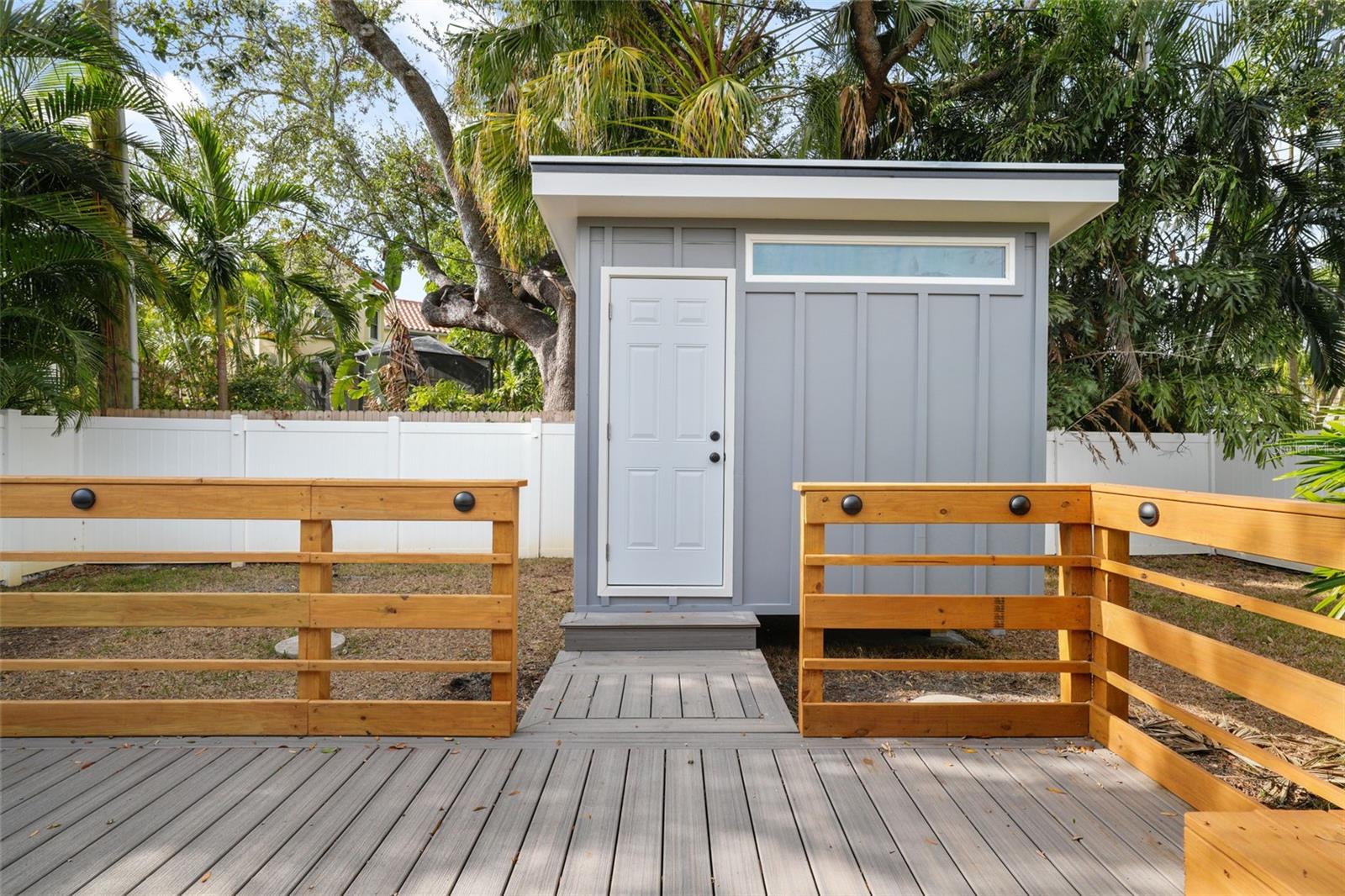 DAVIS ISLANDS - Residential