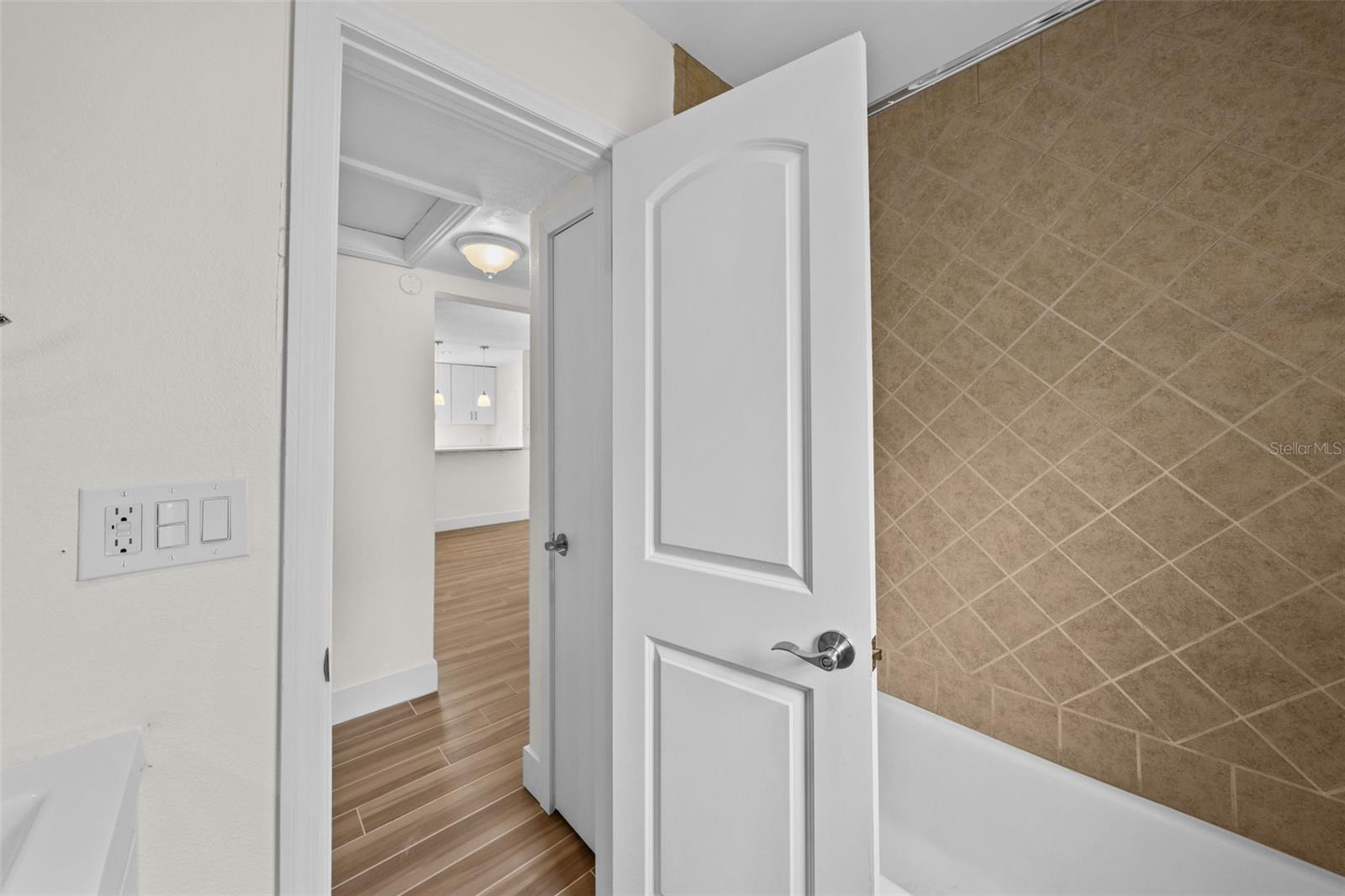 DAVIS ISLANDS - Residential