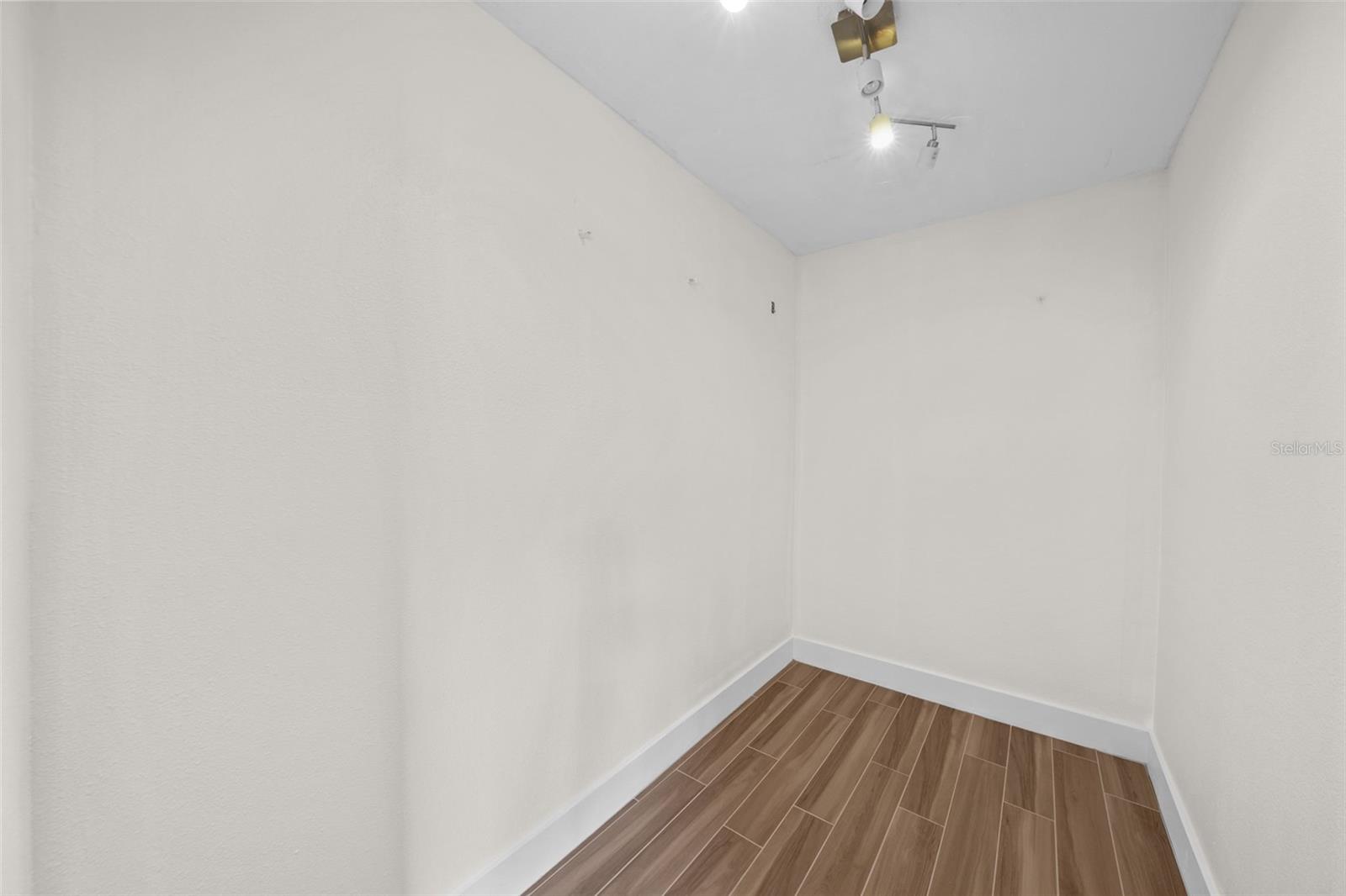 DAVIS ISLANDS - Residential