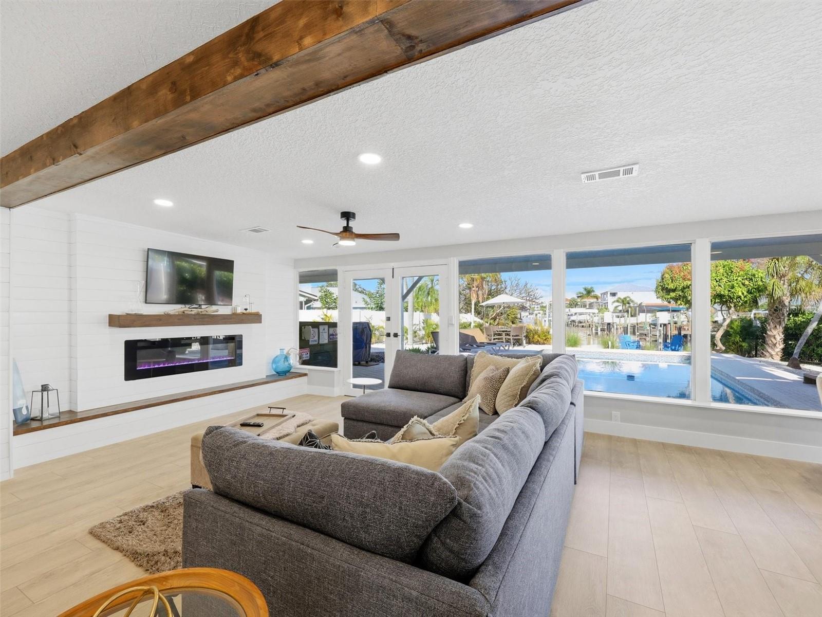 APOLLO BEACH UNIT 13 PT 2 - Residential