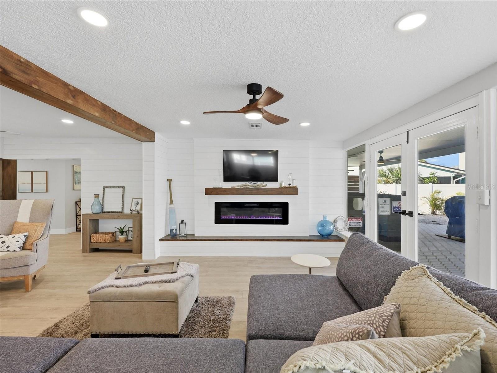 APOLLO BEACH UNIT 13 PT 2 - Residential