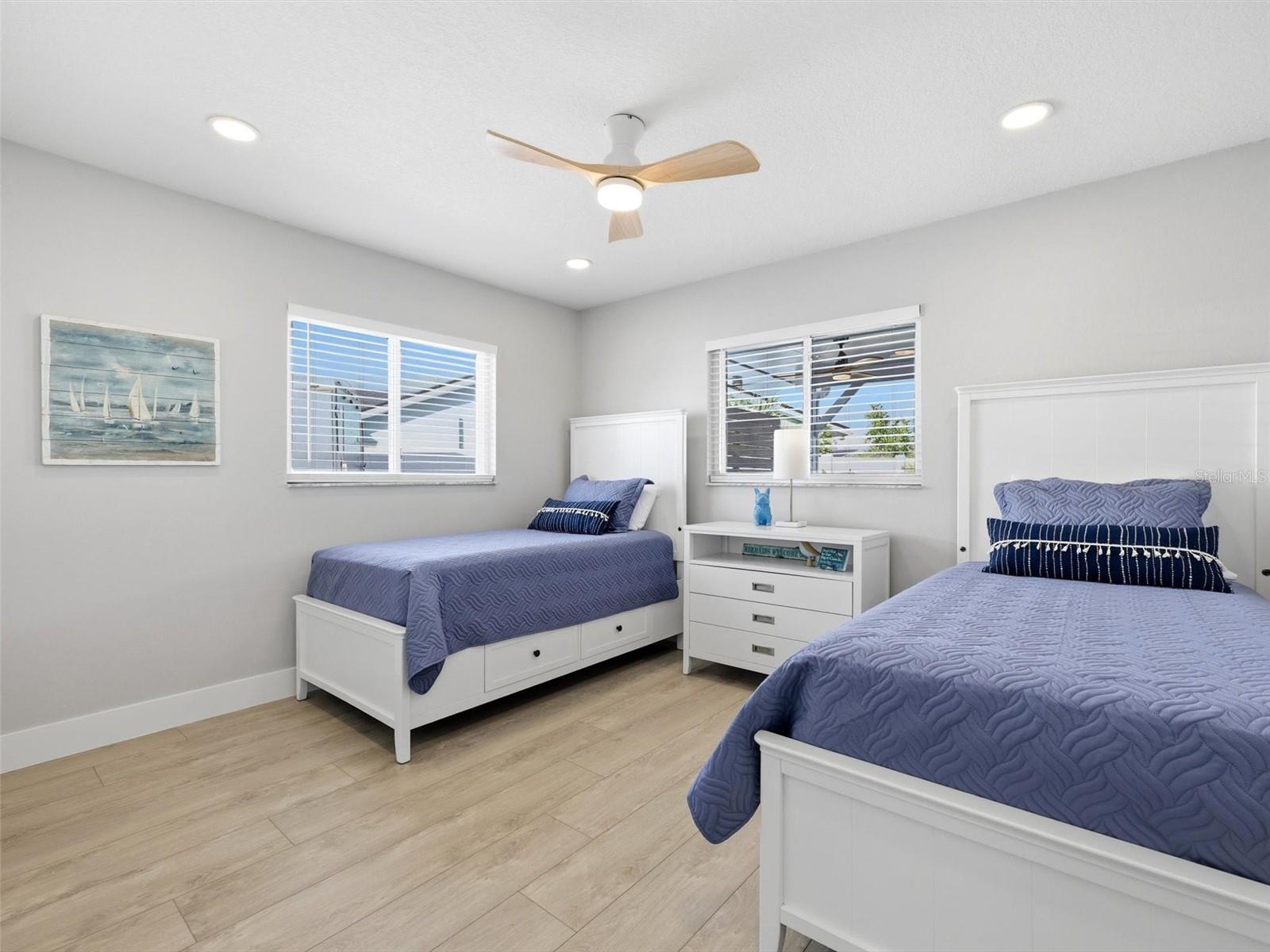 APOLLO BEACH UNIT 13 PT 2 - Residential