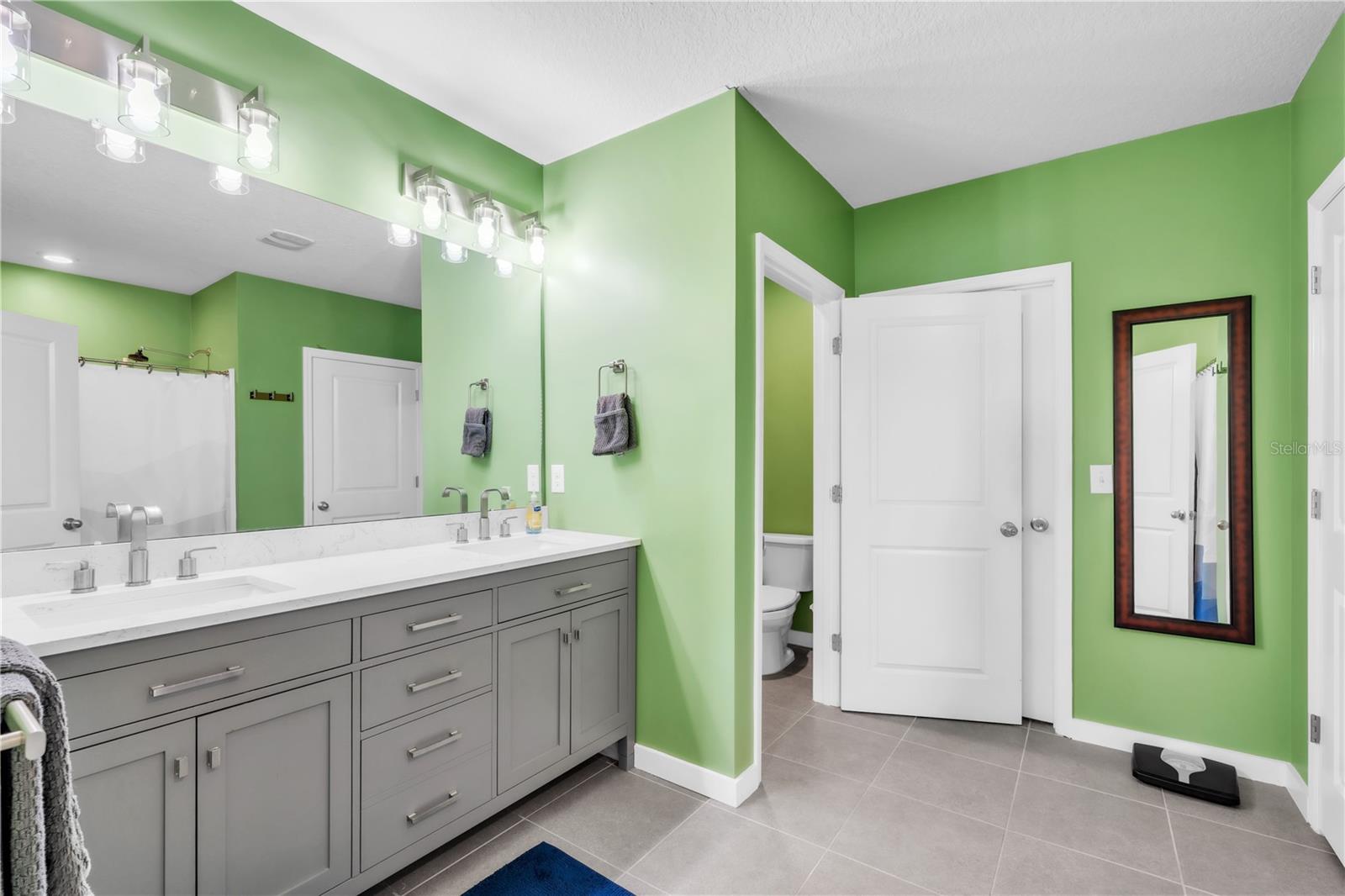 SILVERSTONE SOUTH - Residential