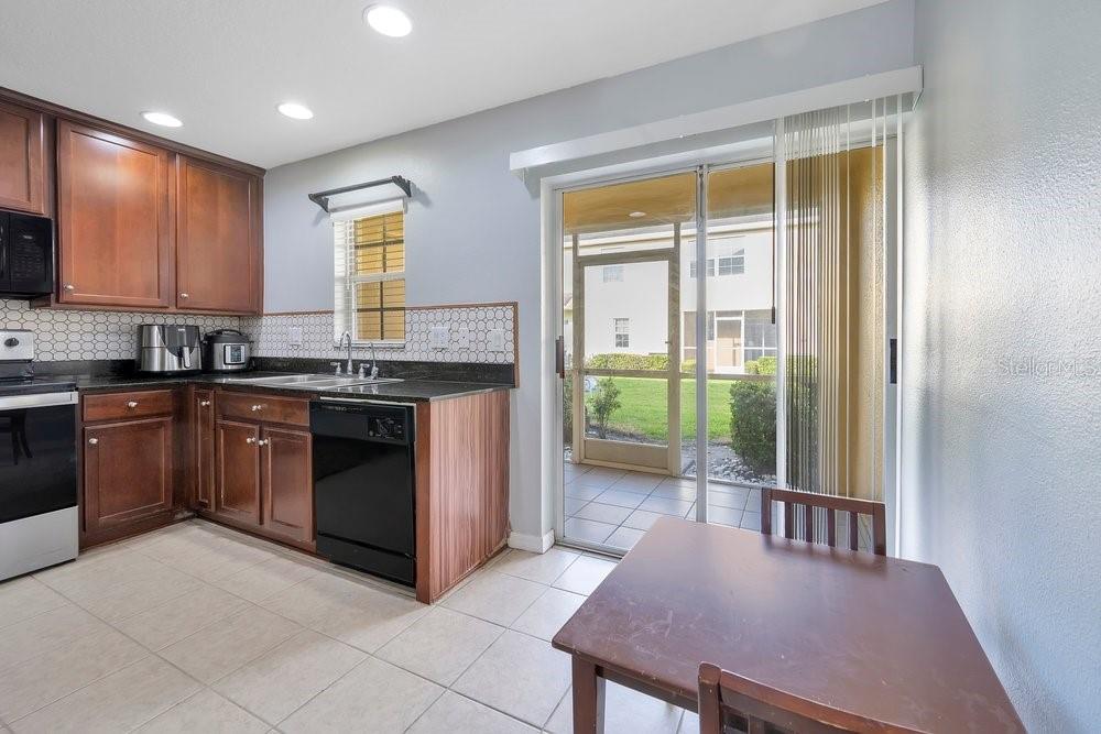 COBBLESTONE LANDING TWNHMS CONDO - Residential