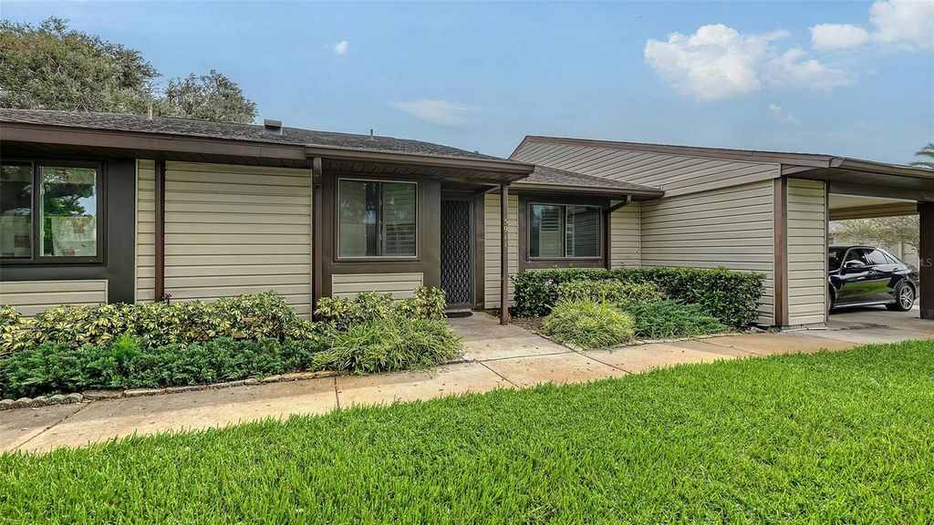 Photo of 5911 39th Avenue W, Bradenton, FL 34209 (MLS # A4666931)