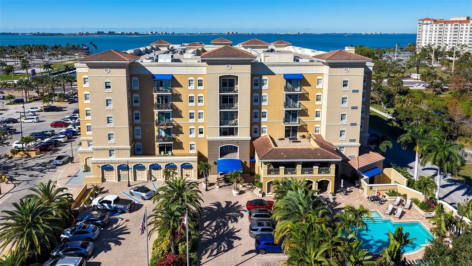 1064 N TAMIAMI TRAIL 1435