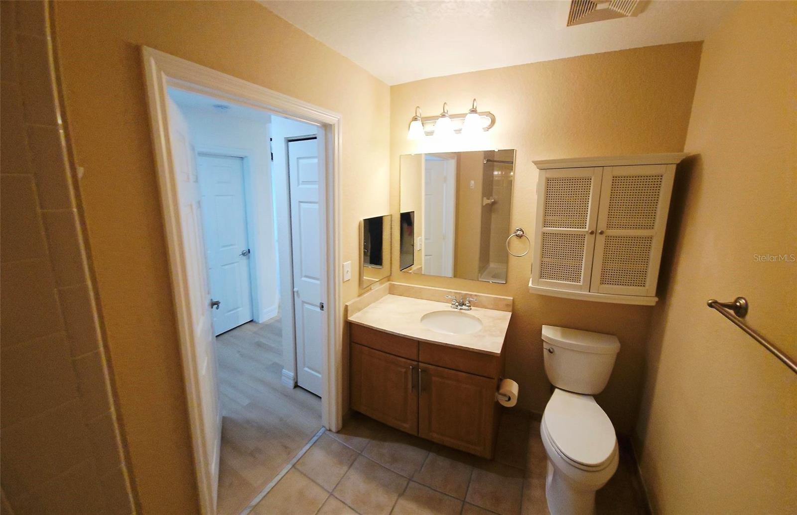 BROADWAY PROMENADE - Residential