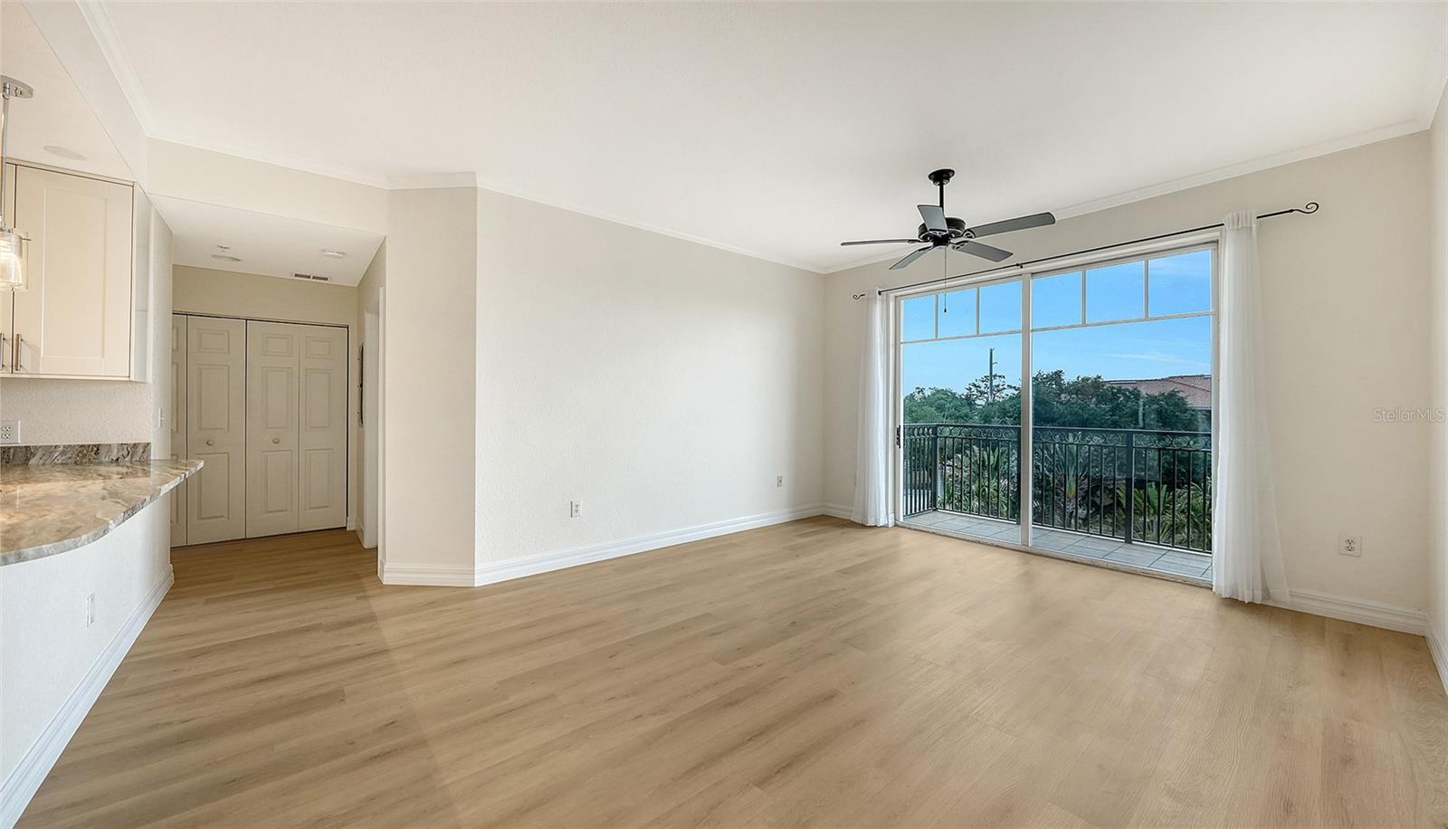 1064 N TAMIAMI TRAIL 1435