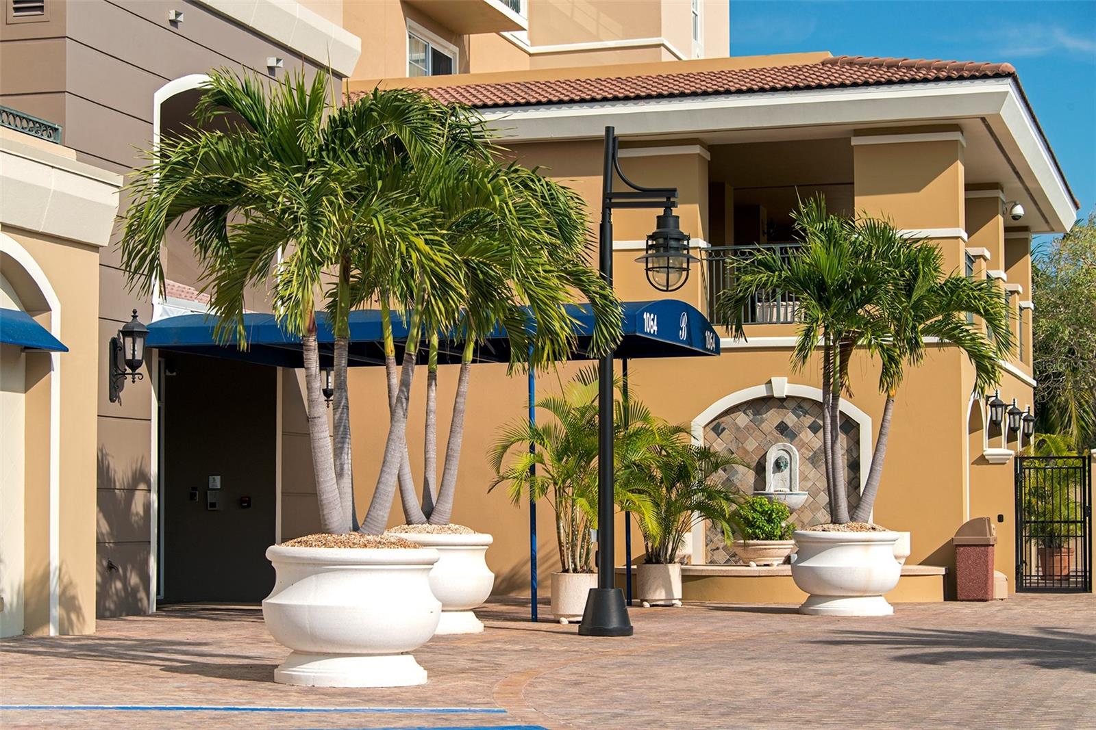 BROADWAY PROMENADE - Residential