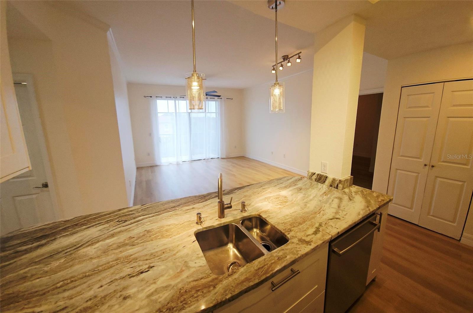 BROADWAY PROMENADE - Residential