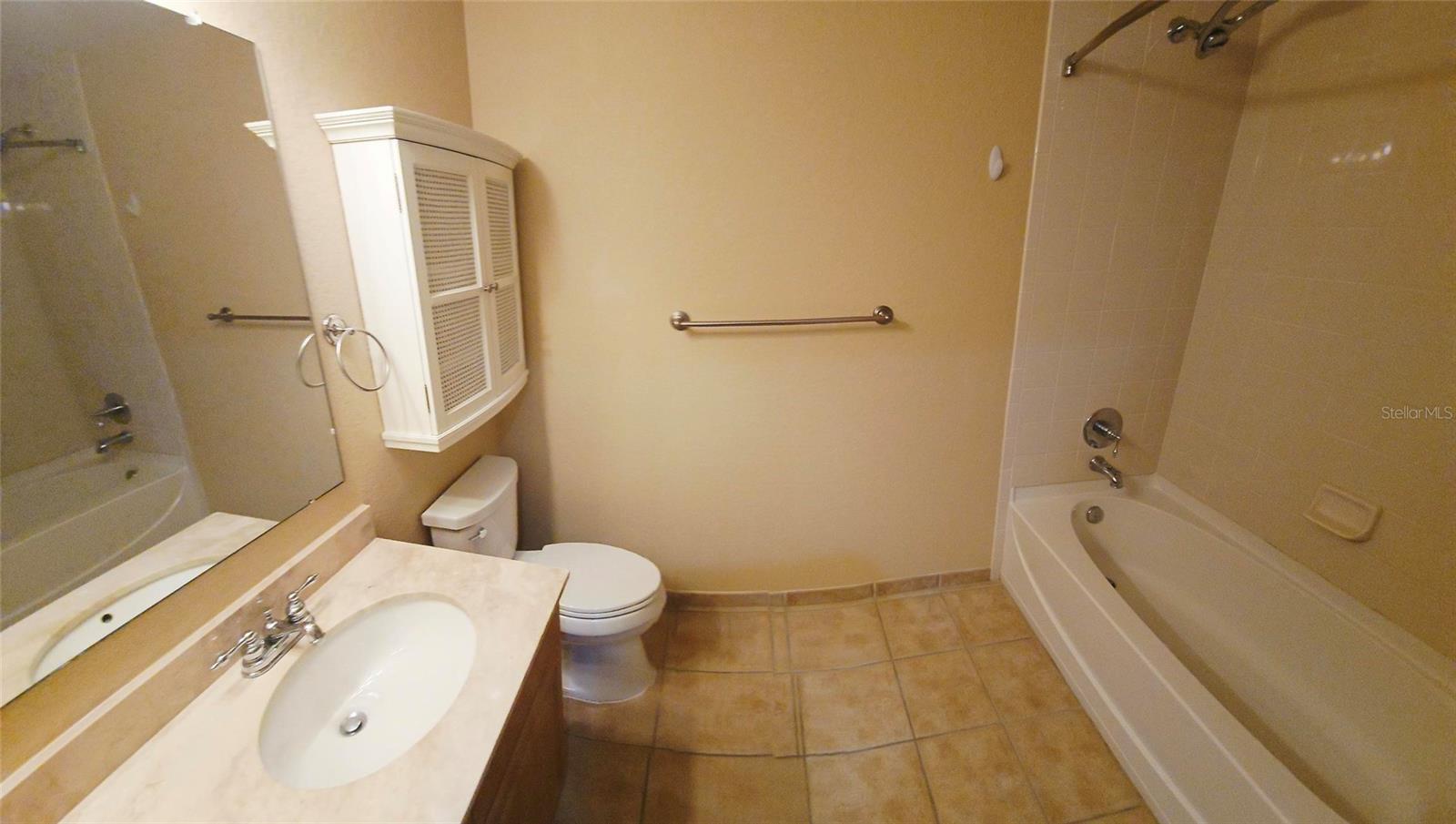 BROADWAY PROMENADE - Residential