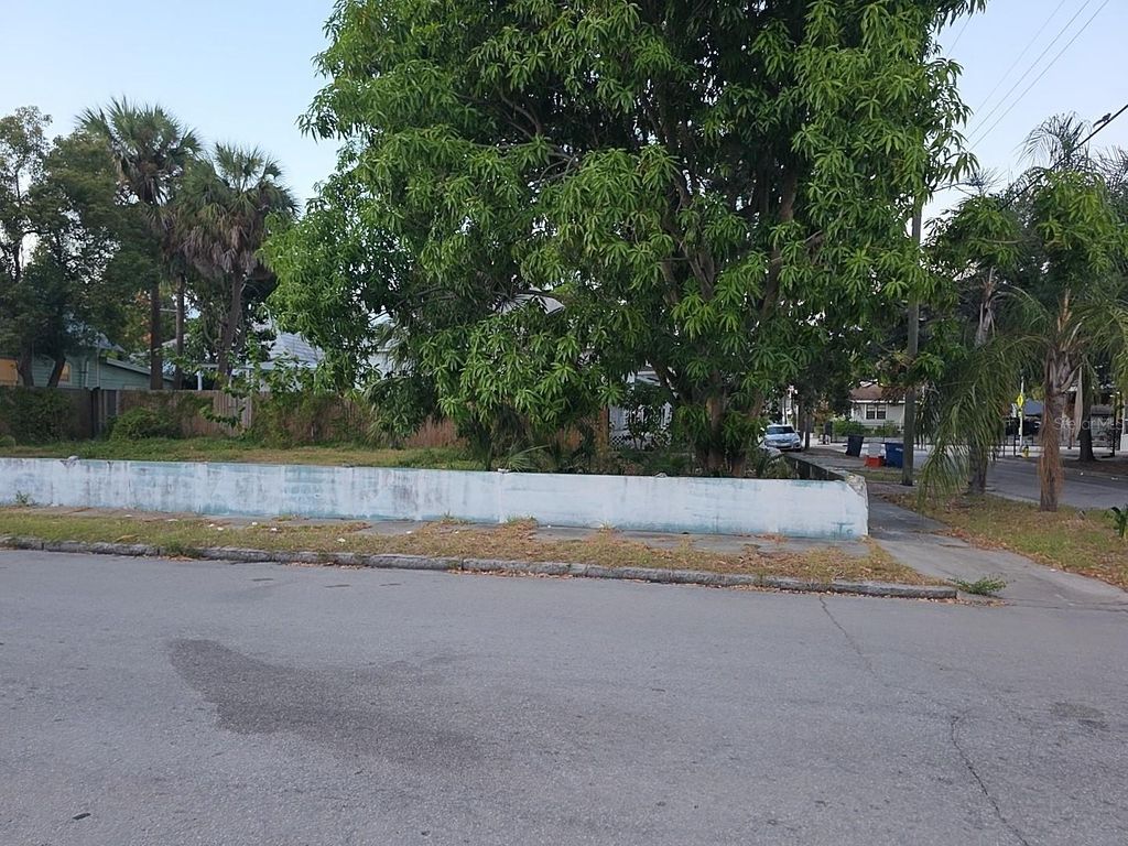 Photo of 2604 N 10th Street, Tampa, FL 33605 (MLS # TB8499938)