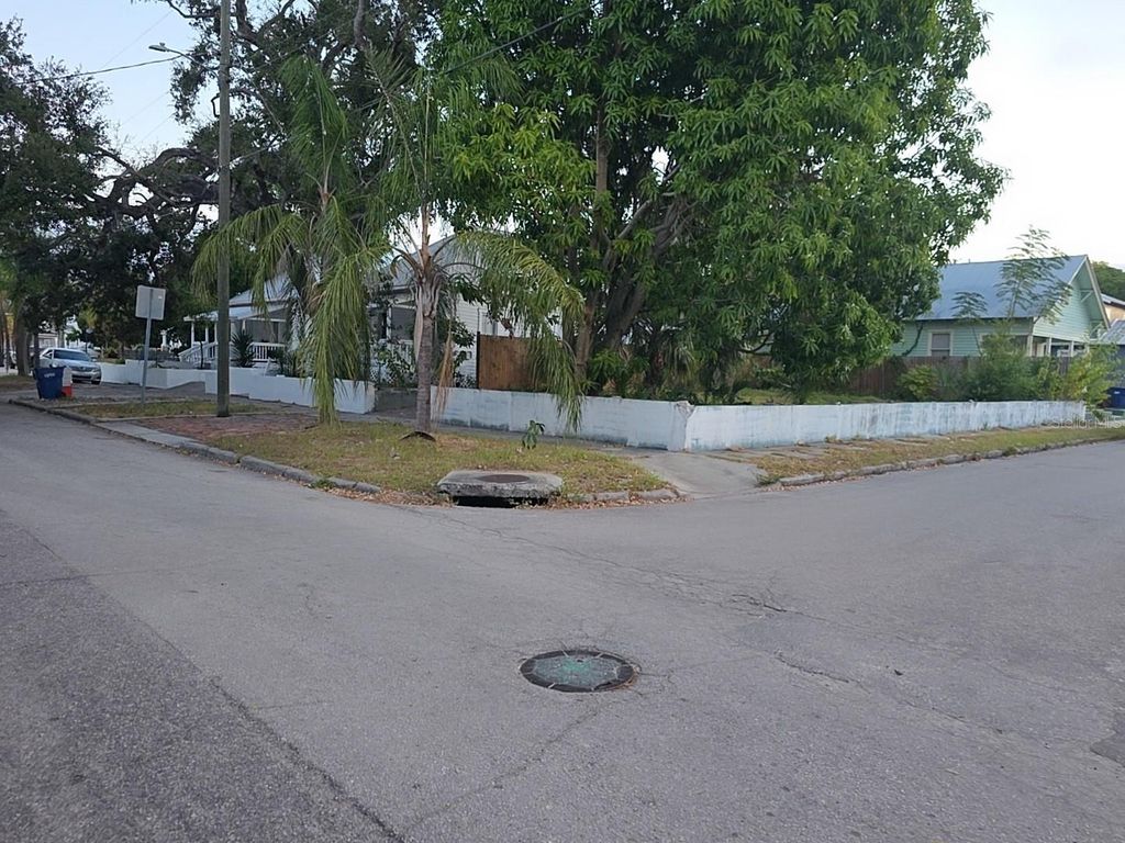Photo of 2604 N 10th Street, Tampa, FL 33605 (MLS # TB8499938)