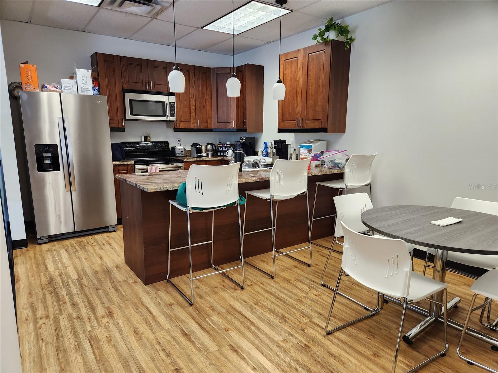 GRAND CENTRAL AT KENNEDY OFFIC - Commercial Lease