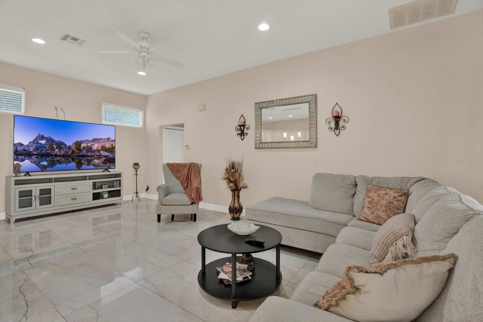 PRIMROSE LANE - Residential