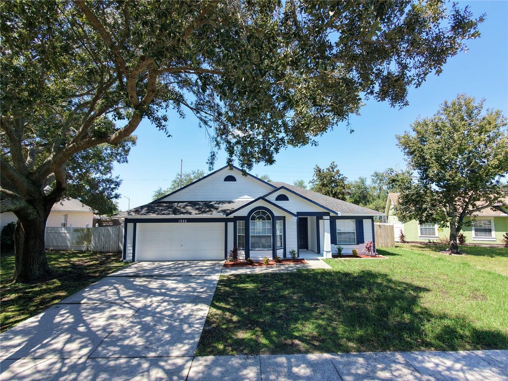 Photo of 1982 Greystone Trail, Orlando, FL 32818 (MLS # O6445164)