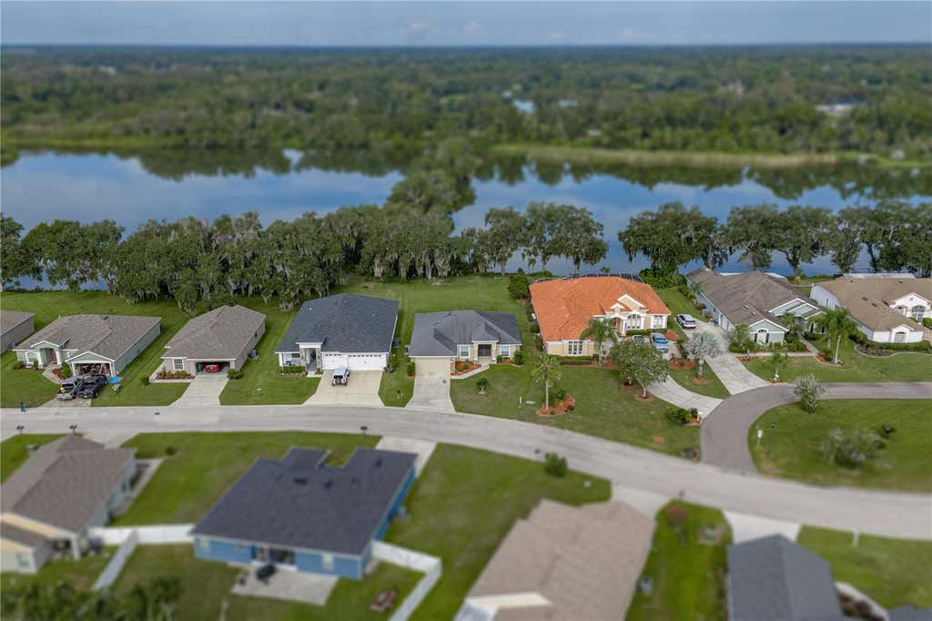 Photo of 4505 Fairway Oaks Drive, Mulberry, FL 33860 (MLS # L4964586)