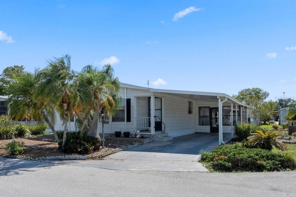 Photo of 6731 Canterbury Drive NE, Winter Haven, FL 33881 (MLS # L4952919)