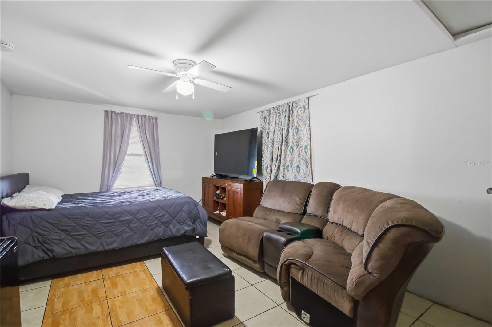 3321; PRIDE PARK AREA MF E OF 9TH ST E - Residential