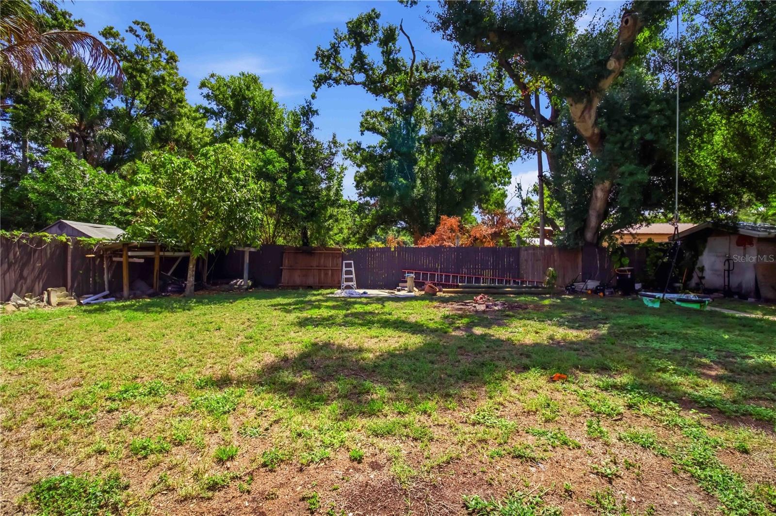3321; PRIDE PARK AREA MF E OF 9TH ST E - Residential