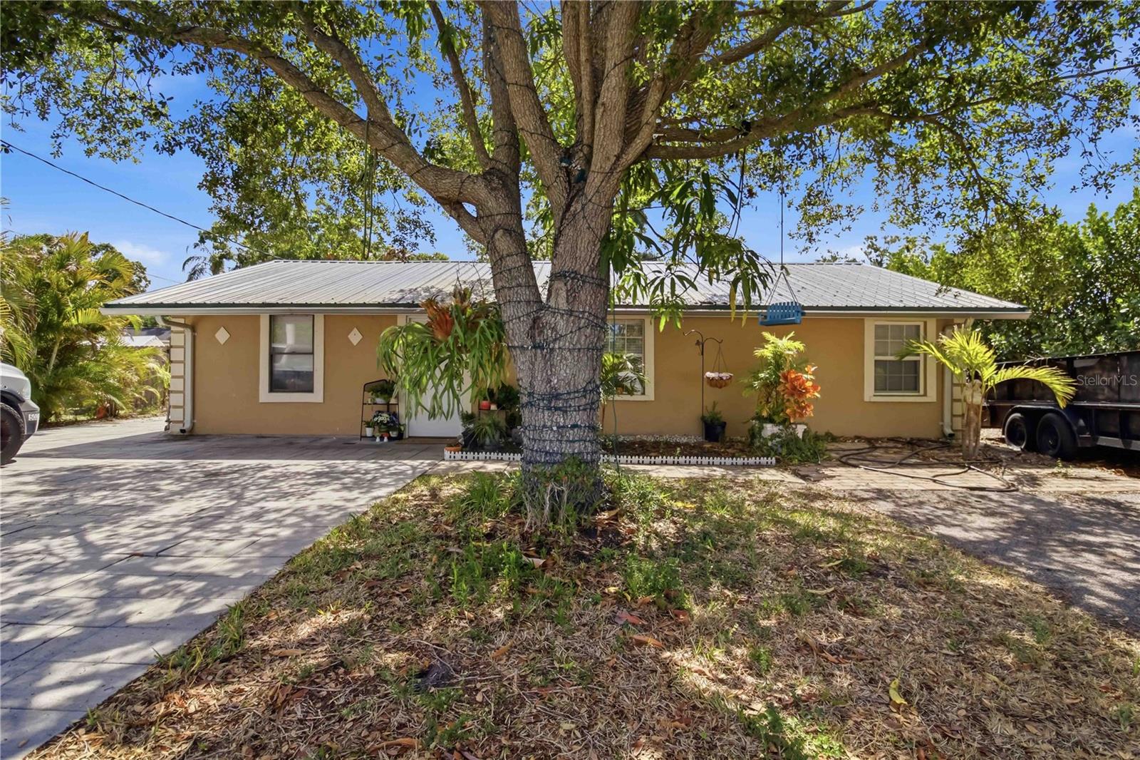 3321; PRIDE PARK AREA MF E OF 9TH ST E - Residential