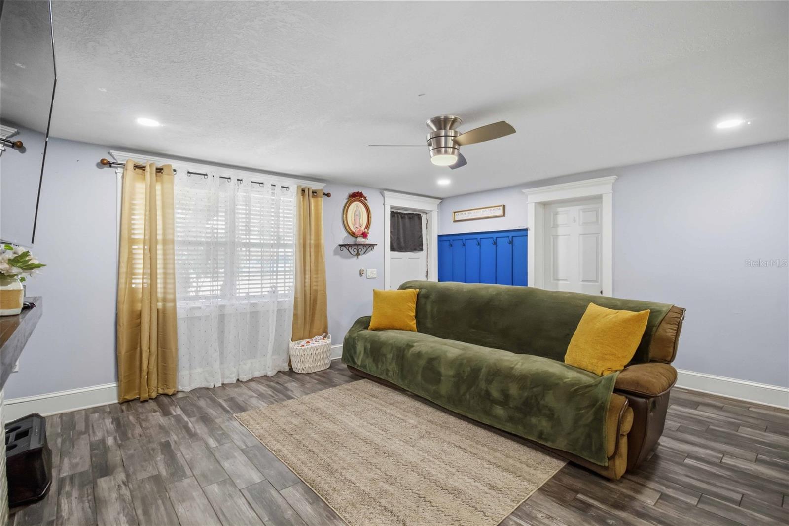 3321; PRIDE PARK AREA MF E OF 9TH ST E - Residential