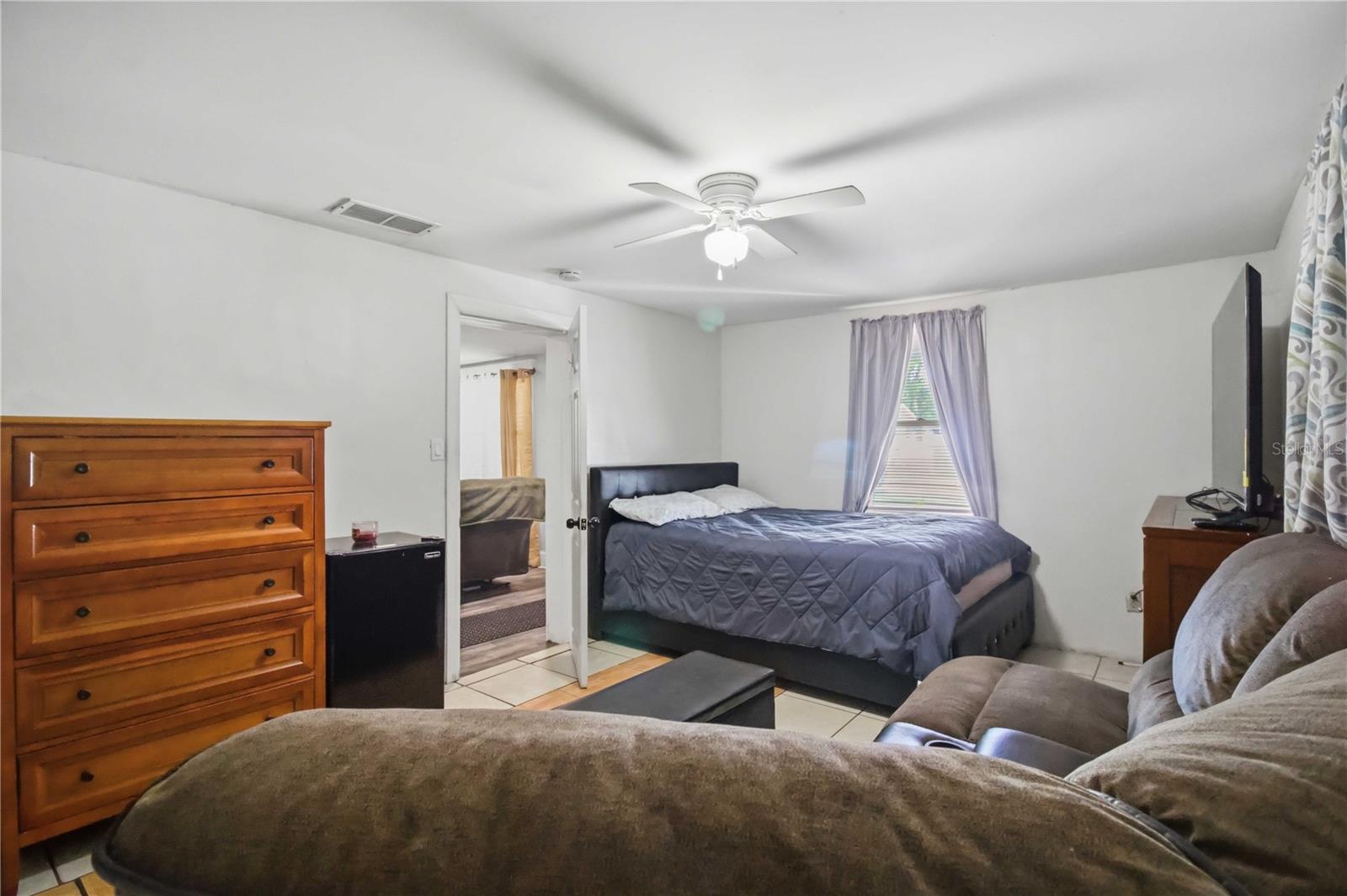 3321; PRIDE PARK AREA MF E OF 9TH ST E - Residential