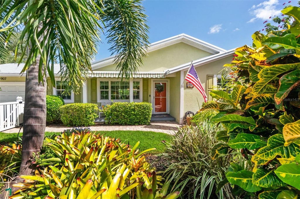 Photo of 1907 Magnolia Street, Sarasota, FL 34239 (MLS # A4703284)