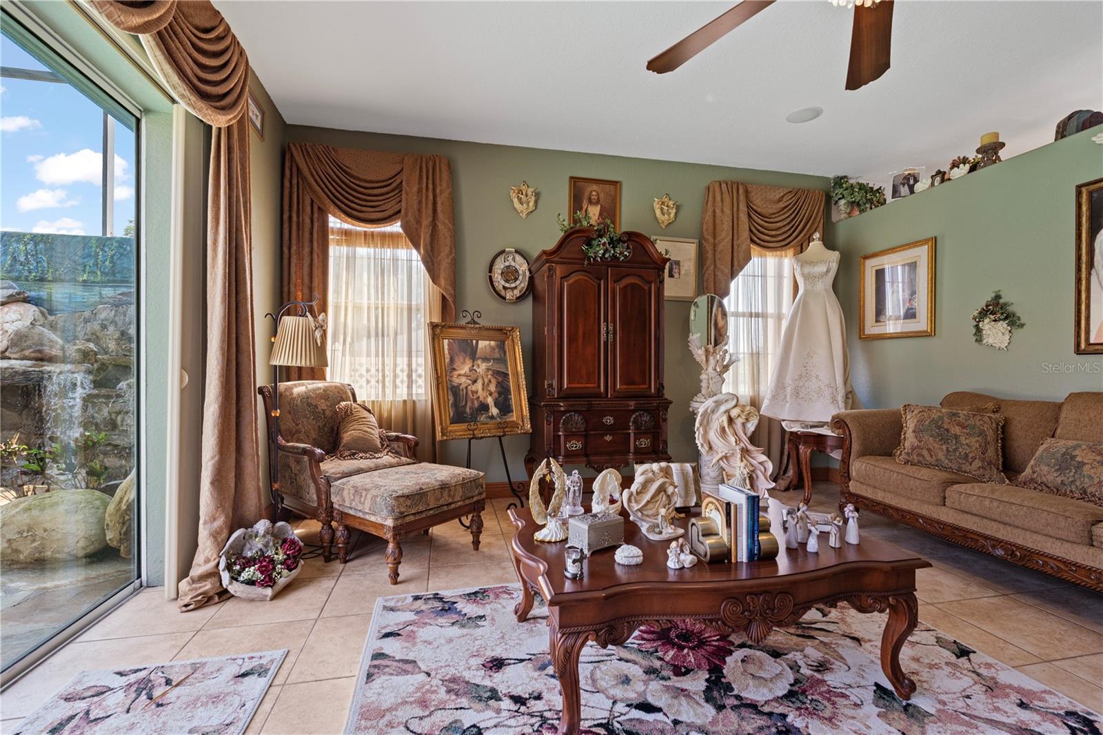 FOX HOLLOW - Residential