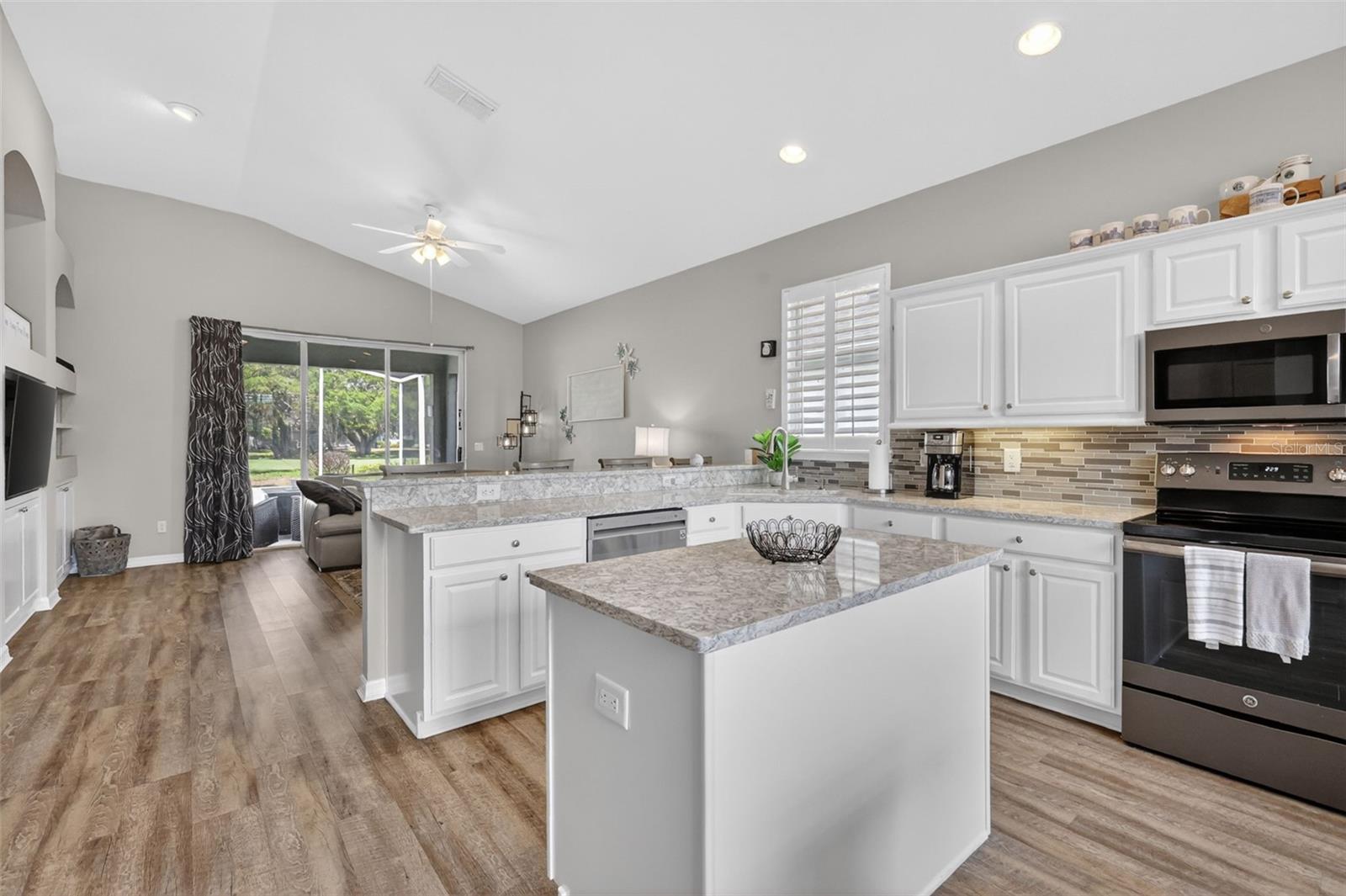 MT DORA COUNTRY CLUB MT DORA PH 03-3 PCLS A B - Residential