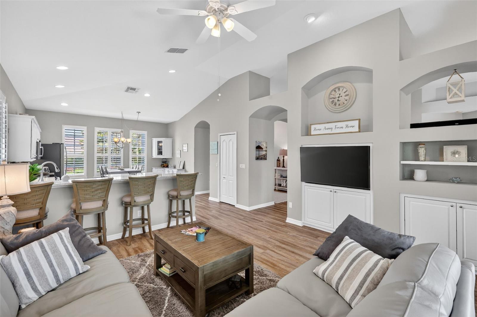 MT DORA COUNTRY CLUB MT DORA PH 03-3 PCLS A B - Residential