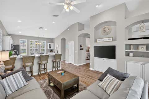 Tiny photo for 8011 Pine Hollow Drive, Mount Dora, FL 32757 (MLS # G5111928)
