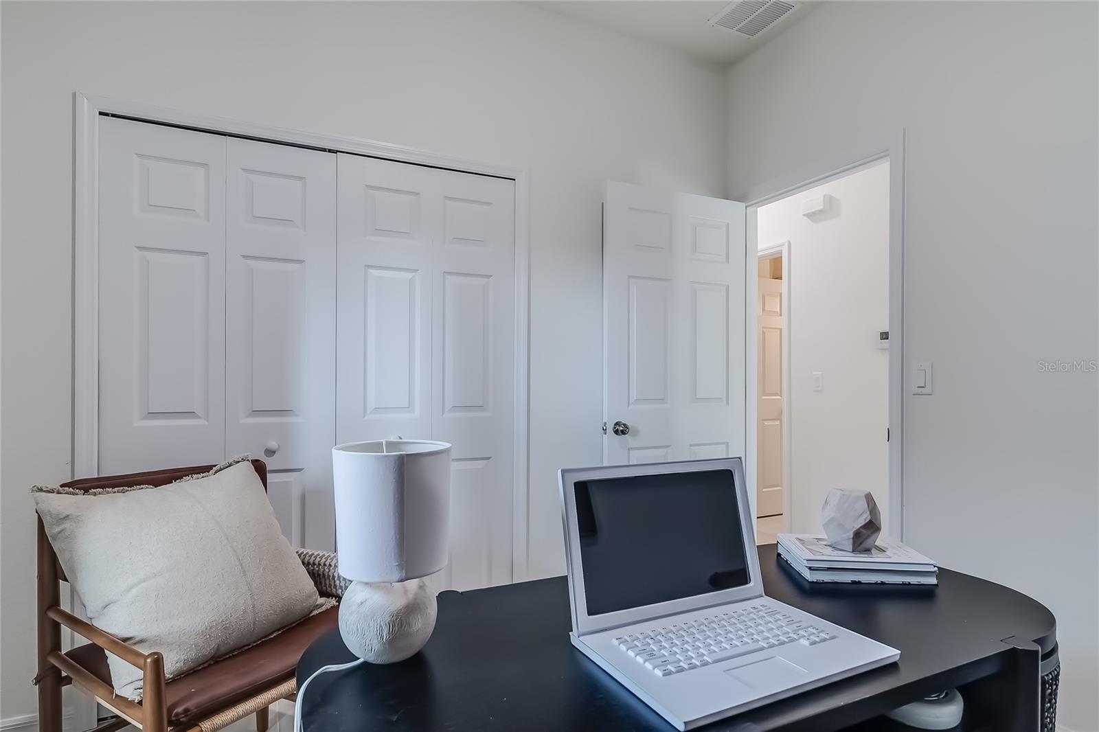 LAS VILLAS AT KENILWORTH - Residential Lease